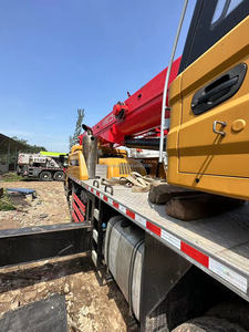 Grue de camion d'occasion Sany avec capacité de charge de 25 tonnes, composants principaux incluant moteur et boîte de vitesses - Product Image 3