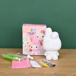 Manualidad Infantil de Stitch y Hello Kitty con Hucha de Vinilo para Pintar con Diamantes y Paquetes de Materiales - Product Image 6