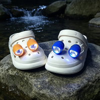 Neu eingetroffen: Vibrationsensor-LED-Blitzlicht für Clogs – Abnehmbares PVC-Schuhlicht-Zubehör für nächtliches Gehen, Radfahren, Camping