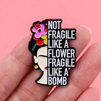 Spille Smaltate a Forma di Fiore, Distintivi da Bavero per Uomo e Donna, Accessori per Costumi, Decorazioni per Zaini, Gioielli con Citazioni, Regali