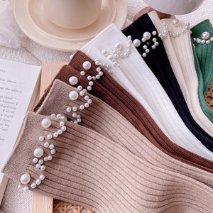 Chaussettes en coton côtelé blanc pour femmes, style coréen, avec logo personnalisé, certifiées OEKO Tex100, vente en gros OEM, chaussettes cadeau avec nœud perlé - Product Image 4