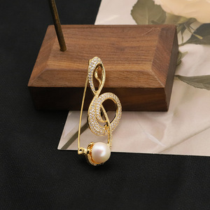 Broche élégante en perles pour la décoration du voile de mariée, accessoire de robe de mariée, bijoux pour cérémonie de mariage formelle - Product Image 2