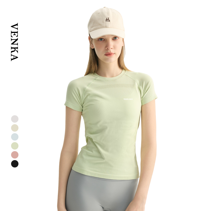 Seamless Plus Size Women's Recyclable Lightweight Quick Dry Breathable Solid Short Sleeve Yoga T-shirt for Fitness