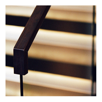 Supports et kits modernes pour marches d'escalier flottantes, pour appartements et villas, construction acier-bois avec garde-corps en verre - Escaliers intérieurs