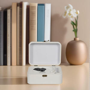 ลำโพงมินิแบบพกพา ดีไซน์วินเทจ หนังแท้ รูปทรงเครื่องเล่นซีดี ดีไซน์เรโทร ของตกแต่งบ้าน ของขวัญ - Product Image 2