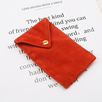Pochette en microfibre suédée orange avec bouton pression et logo brodé personnalisé pour emballage cadeau de parfum, lunettes, bijoux