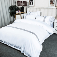 Ensemble de literie avec Logo brodé, fournitures pour hôtel, drap de lit blanc, oreiller de luxe, pour hôpital,