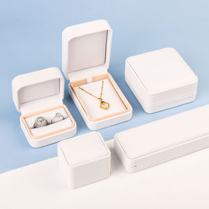 थोक मूल्य नई शैली कारखाने थोक मूल्य नई शैली की फैक्टरी थोक अंगूठी हार उपहार पैकेजिंग सफेद चमड़े के गहने बॉक्स - Product Image 4