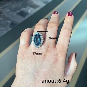 Anello Vintage Blu Ovale con Motivo Floreale, Gioiello Unisex di Tendenza - Product Image 5