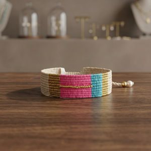 สร้อยข้อมือผ้าฝ้ายทอมือ Sstringz สีขาวงาช้าง, สีชมพูสด, สีฟ้าเทอร์ควอยซ์ และสีทอง ประดับด้วยลูกปัด ปรับขนาดได้ - Product Image 4