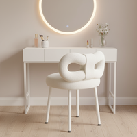 Tabouret de coiffeuse en forme d'arc en spirale en crème glacée pour femmes Chaise de maquillage de luxe pour chambre à coucher avec doublure en peau de mouton