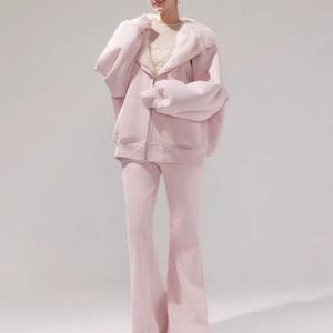 Manteaux en fausse fourrure rose à capuche pour femmes, style OEM, coupe ample, manches longues, épais et chauds, pour l'hiver, tenue de rue quotidienne - Product Image 2