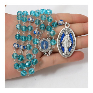 <span class=keywords><strong>Rosario</strong></span> <span class=keywords><strong>de</strong></span> <span class=keywords><strong>la</strong></span> <span class=keywords><strong>Virgen</strong></span> María en Plata Azul con Cuentas <span class=keywords><strong>de</strong></span> Cristal <span class=keywords><strong>de</strong></span> 8mm y Centro Milagroso, Rosarios Católicos para <span class=keywords><strong>la</strong></span> Oración - Product Image 1