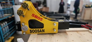 SB05 Nouveau brise-roche hydraulique latéral pour les industries de la construction et minières, moteur, burin, marteau, pompe - Product Image 4