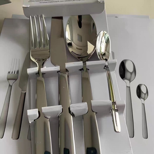 Set di Posate Occidentali in Quattro Pezzi dal Design Moderno, Coltello, Forchetta e Cucchiai in Acciaio Inossidabile per Casa e Ristorante - Product Image 5