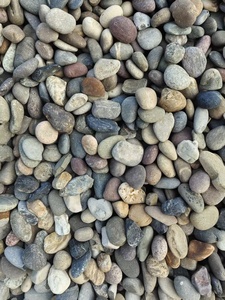 Ciottoli di Fiume Naturali Multicolore da 20 Libbre, 2-3 Pollici, Forma Ovale, Decorativi per Giardino e Paesaggistica, per Uso Esterno - Product Image 3