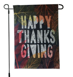 Bandera de jardín con monograma personalizado - Product Image 1