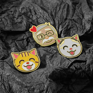 Бесплатный образец булавки с индивидуальным дизайном логотипа Металлические Булавки оптом маленькие 3D милые кошки аниме животные жесткая эмалированная булавка с упаковочной картой - Product Image 5