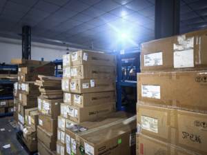 HDD Internal Baru Asli Original Logam 4TB SAS 3.5 untuk Rak Server - Product Image 6