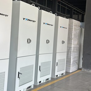 Système industriel et commercial de stockage d'énergie haute tension BESS 100kWh 215kWh Armoire extérieure 261kWh Batterie 372kWh - Product Image 3