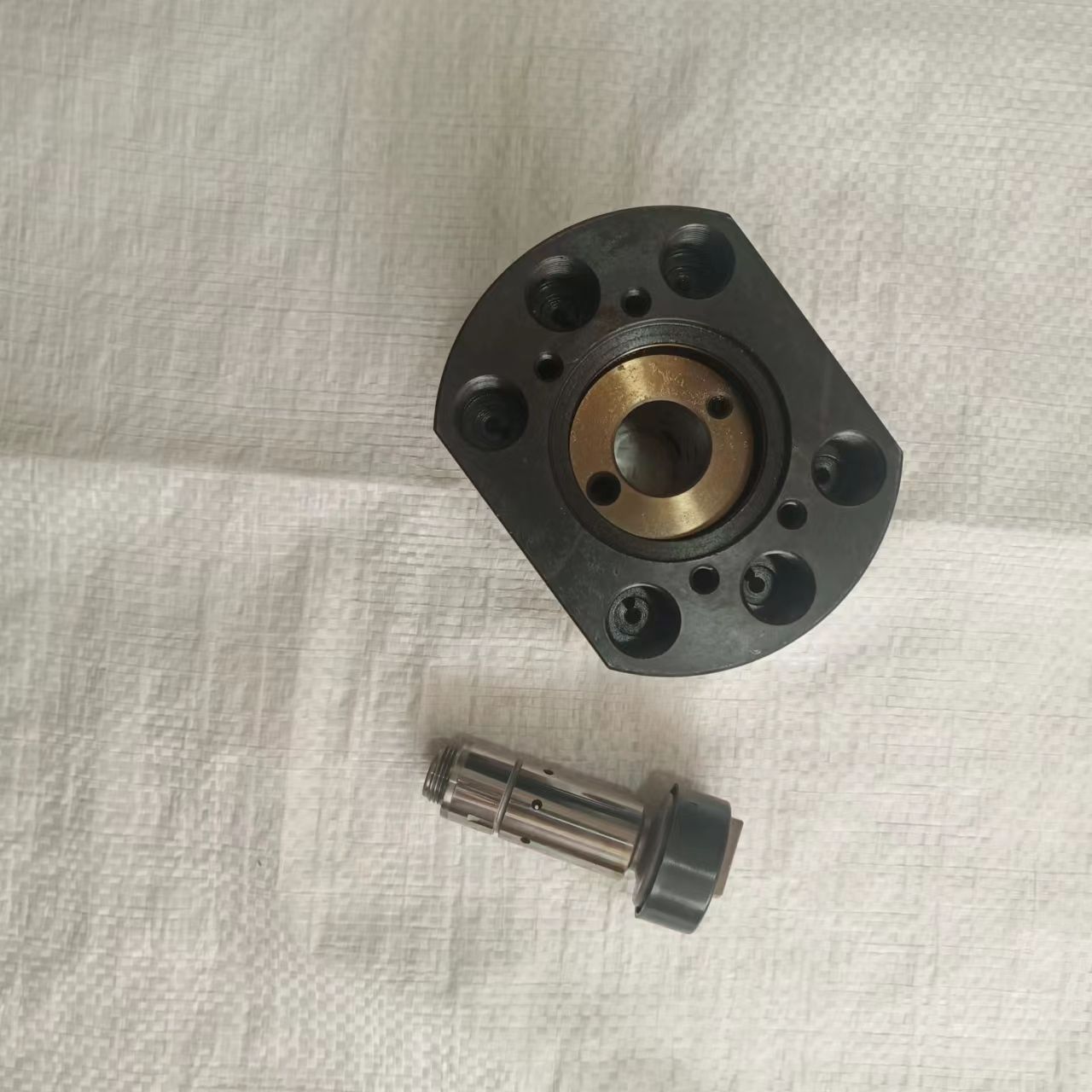 Wholesale Best Quality Diesel Fuel Pump DP200 Head Rotor 7185-101L with rotor 256L 6/7R