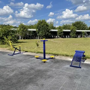 L'usine produit des équipements de fitness pour sports de plein air dans le parc