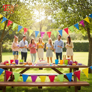 8 \ "X 10,5 \" Banners de fiesta triangulares coloridos 360PCs 30DZ/CS - Product Image 3