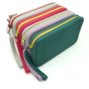 Pochette de voyage polyvalente pour pinceaux, passeport, cosmétiques et monnaie, en silicone durable, avec fermeture éclair, tendance, imperméable, lavable et portable - Product Image 1