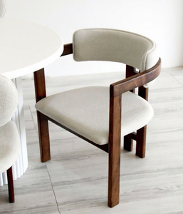 Ensemble de table à manger ronde sur mesure et de chaises en bois rembourrées pour hôtels, villas, restaurants, fabricant et exportateur de meubles en gros - Product Image 3