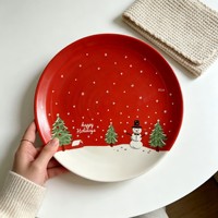 Assiette à dessert en céramique de Noël Bonhomme de neige rouge, design mignon de dessin animé, forme plate, compatible micro-ondes et lave-vaisselle, style Instagram