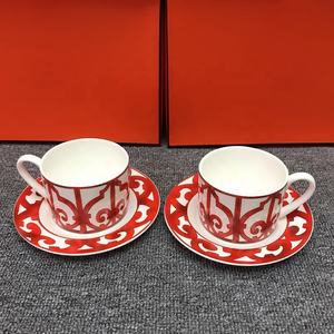 Juego de Tazas de Café y Té de Cerámica Nórdica Roja, 2 Tazas y Platos, Venta al por Mayor - Product Image 3