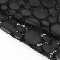 Tissu en cuir PU découpé au laser et brodé pour chaussures, sacs, canapés et vêtements