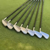 Ensemble de fers de golf forgés pour droitiers avec poignées en caoutchouc