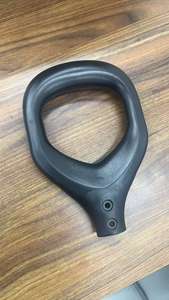 Manche de pelle ergonomique en TPR souple moulé par soufflage, noir - Product Image 1