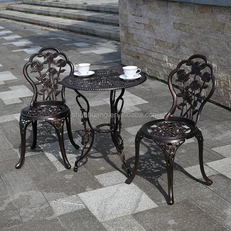 Ucuz ve güzel dökme alüminyum mobilya metal bistro seti sökme sandalyeler küçük kahve sehpa