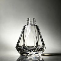 Botol Aroma Kaca Heksagonal Grosir 200ml Tutup Ulir Botol Parfum Mewah Kosong & Dikemas Ulang