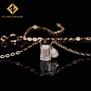 Collar con Colgante de Esmeralda en Forma de Pera, Oro Sólido de 10K, Diamante Cultivado en Laboratorio NGIC, Regalo de San Valentín para Mujer - Product Image 1