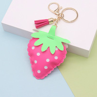 Mignon fraise cuir porte-clés pendentif cartable accessoires fruits fraise PU cuir femmes sac avec pendentif porte-clés