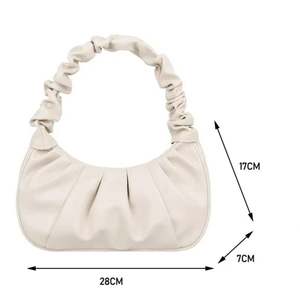 กระเป๋าแฟชั่นฤดูร้อนใหม่ สไตล์สดใส กระเป๋าสะพายไหล่ทรงจีบแบบคลาวด์ สไตล์ฝรั่งเศส - Product Image 4