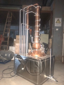 Équipement de distillerie de <span class=keywords><strong>rhum</strong></span> <span class=keywords><strong>en</strong></span> cuivre Huashang, alambic de distillation pour la production de <span class=keywords><strong>rhum</strong></span> et de spiritueux artisanaux - Product Image 2