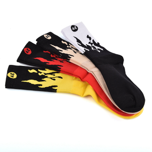 Màu Rắn Đường Phố Phong Cách Hip Hop Tùy Chỉnh Thực hiện Biểu Tượng Người Đàn Ông Jacquard Crew Vớ Người Đàn Ông Vớ Bán Buôn - Product Image 2