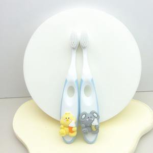 Nouveau design du fabricant, brosses à dents 4 pièces à poils souples pour bébés, brosses à dents à usage domestique au <span class=keywords><strong>prix</strong></span> d'usine - Product Image 2