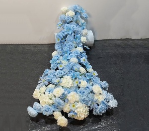 Cascata di Fiori Sospesi all'Ingrosso, Decorazioni Floreali per Matrimoni, Foglie a Cascata, Runner Floreale, Sfondo per Matrimoni - Product Image 1
