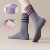 Chaussettes de Pilates personnalisées en coton antidérapantes pour femmes, idéales pour la danse et le ballet en intérieur – Vente en gros