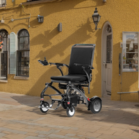 Fournisseur chinois de fauteuils roulants électriques pliables portables en fibre de carbone, télécommande, tout-terrain, fauteuil roulant intelligent à assistance électrique pour adultes