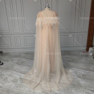 उच्च गुणवत्ता वाली वास्तविक तस्वीरें शैंपेन-लाइन अनुक्रमण महिलाओं के लिए अलग पंख आस्तीन के साथ गहरी वी-गर्दन की पोशाक - Product Image 3