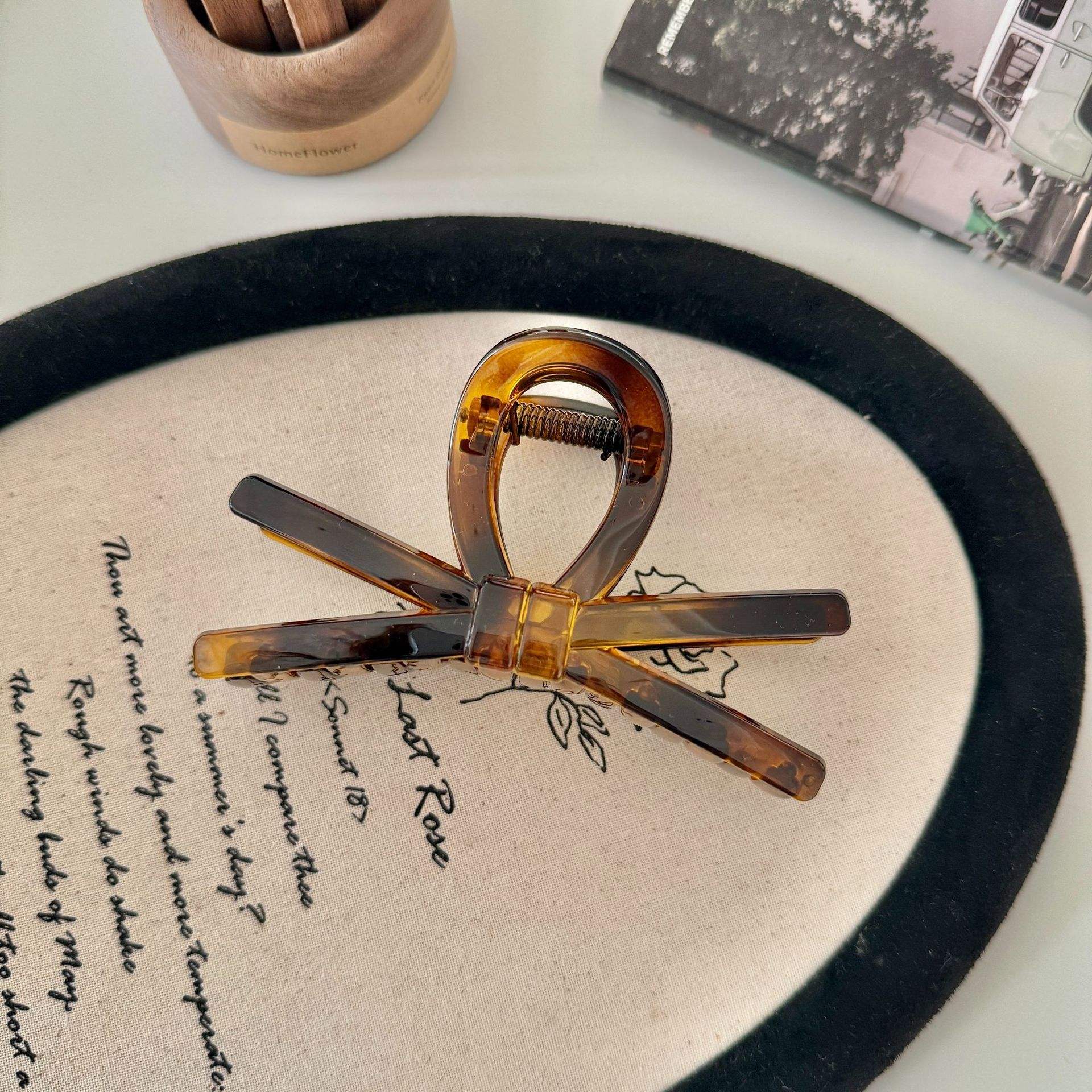 เหลือง+น้ำตาล