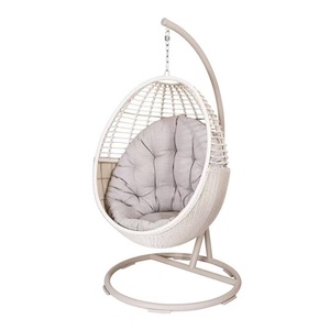 Fauteuil suspendu en rotin moderne pour jardin extérieur, balançoire en osier doux, hamac élégant pour patio ou cour - Product Image 4