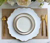 Assiettes de présentation en plastique pour mariage, 13 pouces (33 cm), écologiques, sans danger pour le contact alimentaire, couleur or rose, bord doré, blanc et vert