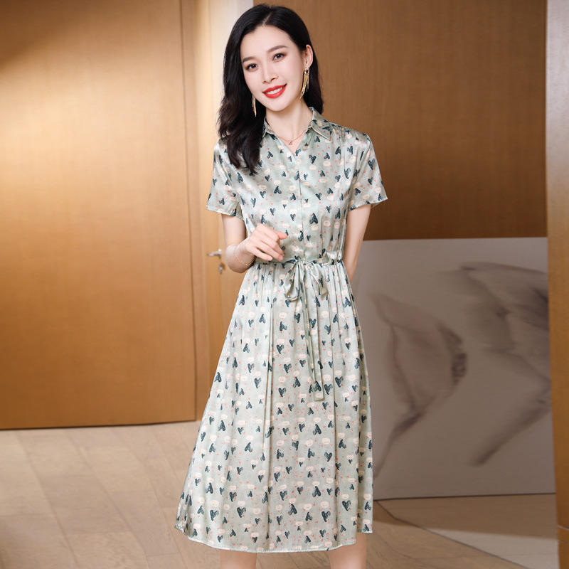 สีเขียว